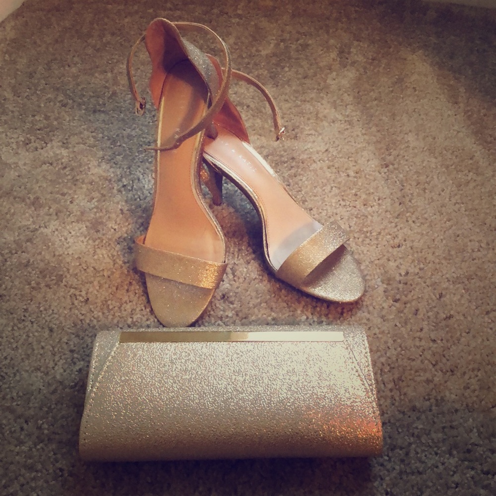 Kelly & Katie 9.5 gold sparkle open toe heel